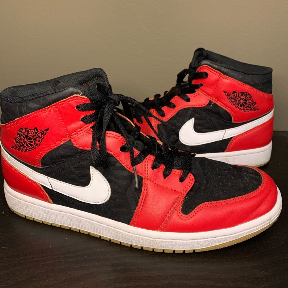 Mens Air Jordan Retro 1 Mid SE 'Christmas' US Mens Size 10.5 [DQ8417-006]